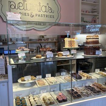 PETUNIA’S PIES & PASTRIES - Updated August 2024 - 992 Photos & 921