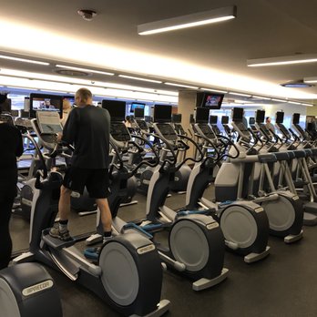Fitness Formula Clubs West Loop - Gyms Near Me - Chicago, Illinois