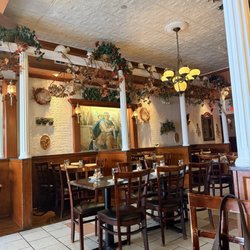 Fellini Cafe of Media - Dining Area