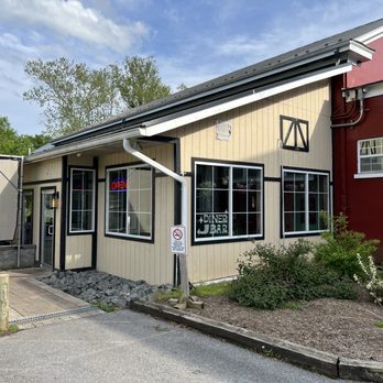 The Black Twig - Comfort Food Near Me - Sperryville, Virginia The Black Twig - Comfort Food Near Me - Sperryville, Virginia