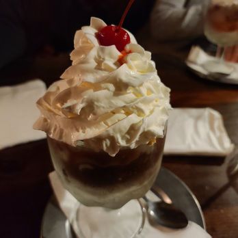 Horsefeathers - Amazing ice cream sundae! Best part of the meal right here. I'd come back just for this. - American Near Me - Tarrytown, New York