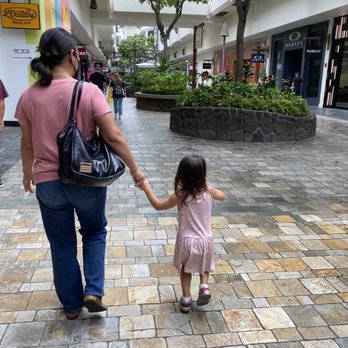 Ala Moana Center - Open walkway - Shopping Centers Near Me - Honolulu, Hawaii
