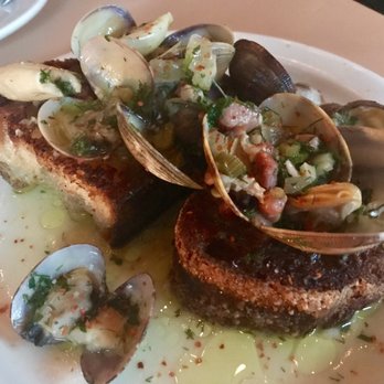 Hart's Restaurant - Clam Toast with Pancetta - New American Near Me - Brooklyn, New York
