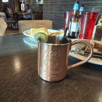 Summit Tavern - Sports Bars Near Me - North Las Vegas, Nevada