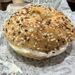 TN Bagels - Everything Bagel with Cream Cheese