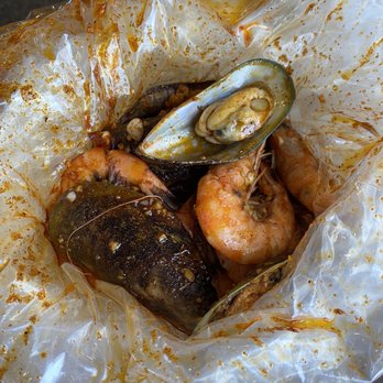Cap't Loui - Lunch special with shrimp head on & mussels - Cajun/Creole Near Me - Stoneham, Massachusetts