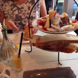 Zweiundsechzig - Frühstück