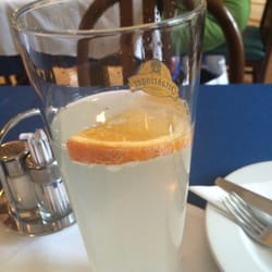 Levante Restaurante - Soda-Zitron mit Orangenscheibe
