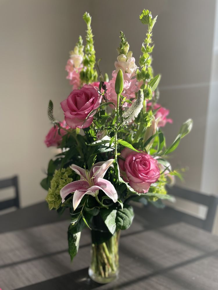 GUILFORD WHITE HOUSE FLORIST Updated September 2024 37 Photos & 16