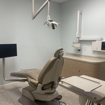 1. Valencia Dental Smiles