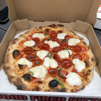 Cascadia Pizza - Small Nona - Pizza Near Me - Maple Valley, Washington