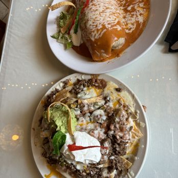 Rivera's - Super nachos with asada and wet burrito with grilled chicken! - Mexican Near Me - Long Beach, California