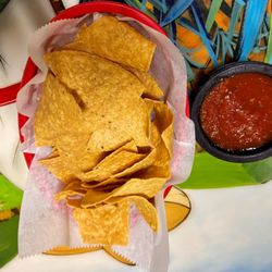 El Mexicano Restaurant - Salsa & chips are so good!