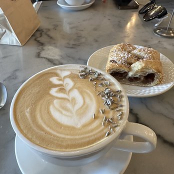 Le Cafe Du Val - Honey lavender and Apple strudel. - Cafes Near Me - Henderson, Nevada