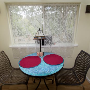 Heart Circle Mountain - Little dining area - Vacation Rentals Near Me - Carmel, California