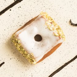 Hoeked Doughnuts - MilliVanilli