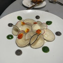 Vatel Gourmet - Radish entree