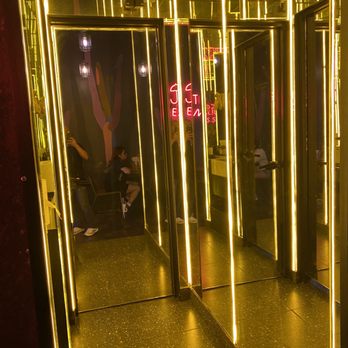 La Justina - Funky! Floor to Ceiling Mirrors - Mexican Near Me - Tijuana, BCN