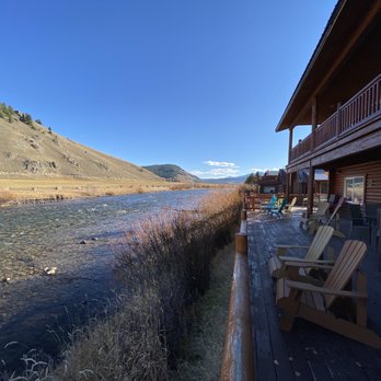 Redfish Riverside Inn - Hotels Near Me - Stanley, Idaho