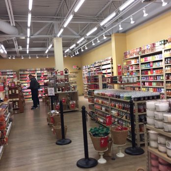 Yankee Candle - Yankee Candle of Wrentham -- Wrentham Outlets : 1 Premium Outlet Boulevard, Wrentham              Interior - Candle Stores Near Me - Wrentham, Massachusetts