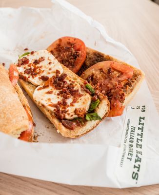 Little Hats Market by null Little Hats Market by null