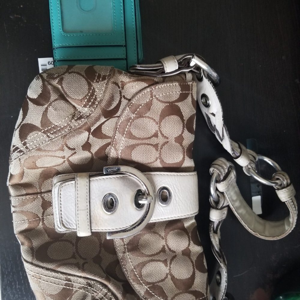 Unclaimed Baggage - Coach purse and id pocket = $23.75 - Luggage Near Me - Scottsboro, Alabama Unclaimed Baggage - Coach purse and id pocket = $23.75 - Luggage Near Me - Scottsboro, Alabama