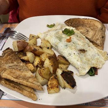 Painted Baker Cafe - veggie omelette - Breakfast & Brunch Near Me - Putnam, Connecticut