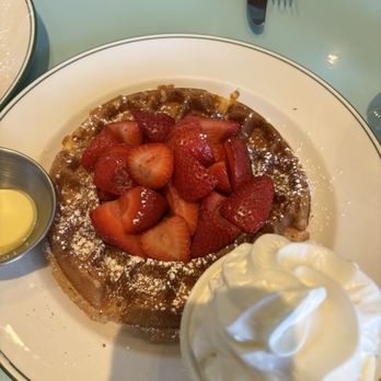 Sadelle's - Waffle strawberries and cream - Breakfast & Brunch Near Me - Las Vegas, Nevada