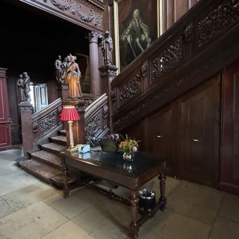 Cliveden House - Grand staircase - Hotels Near Me - Maidenhead, BKM