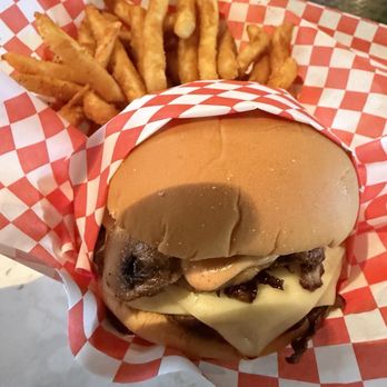 La Vita Coffee - Mushroom Swiss burger - Coffee & Tea Near Me - Houston, Texas La Vita Coffee - Mushroom Swiss burger - Coffee & Tea Near Me - Houston, Texas