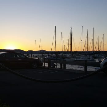 The Boathouse - What a beautiful view....... of the sunset over a parking lot :-( - Seafood Near Me - Ossining, New York