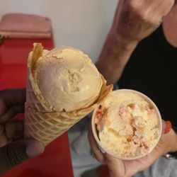 Castle Rock Creamery - Waffle White Russian and a mini Strawberry Shortcake