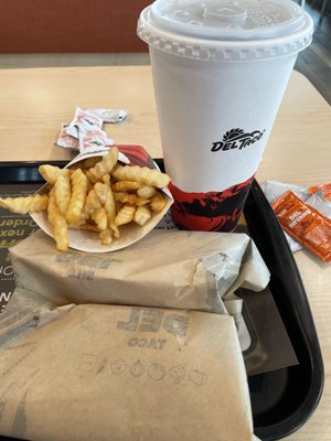 Del Taco by null