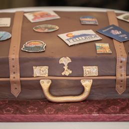 Groom's cake! Groom's cake!