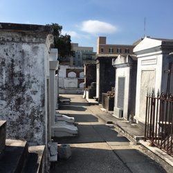Storyville Tour Company - Really cool cemetery tour- great guide!