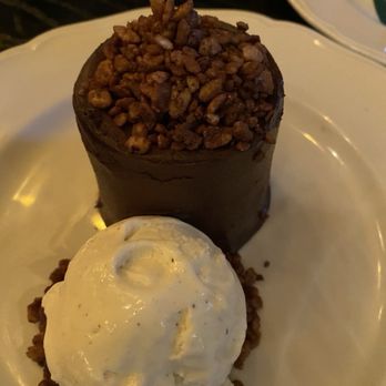 Goodwin’s - Chocolate Dessert at Goodwins Dallas - Cocktail Bars Near Me - Dallas, Texas