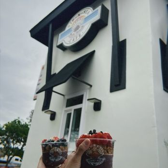 Sip-N-Sea: Coffee + Açaí - OG Açaí Bowl and Very Berry Açaí Bowl - Juice Bars & Smoothies Near Me - Encinitas, California Sip-N-Sea: Coffee + Açaí - OG Açaí Bowl and Very Berry Açaí Bowl - Juice Bars & Smoothies Near Me - Encinitas, California