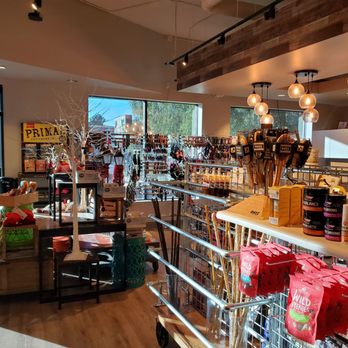 Smelly Dog - Inside - Pet Groomers Near Me - Phoenix, Arizona