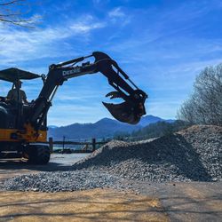 Boone’s Equipment Rental and Landscaping