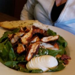 Mario's Kitchen - Cajun salad