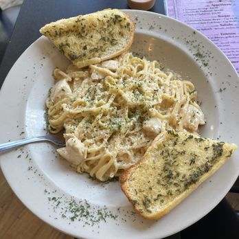 The Governors' Pub - Pasta Alfredo With Chicken - New American Near Me - Bellefonte, Pennsylvania The Governors' Pub - Pasta Alfredo With Chicken - New American Near Me - Bellefonte, Pennsylvania