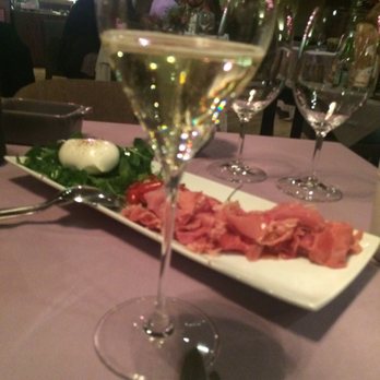 Becco - Burrata con arúgula y prosciutto - Cocktail Bars Near Me - México, D.F., DIF