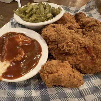 Cracker Barrel Old Country Store - Fried chicken with Mashed Potatoes w/ Brown Gravy and Green Beans - American Near Me - Las Vegas, Nevada Cracker Barrel Old Country Store - Fried chicken with Mashed Potatoes w/ Brown Gravy and Green Beans - American Near Me - Las Vegas, Nevada