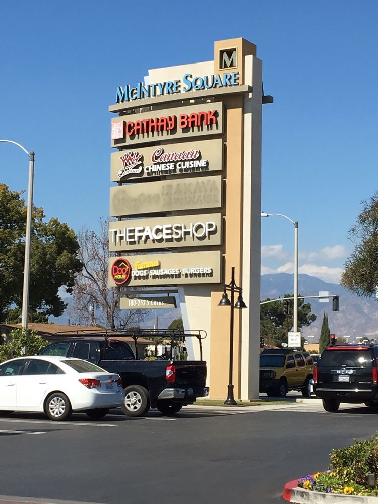 THE MCINTYRE SQUARE 40 Photos & 10 Reviews Shopping Centers 220 S