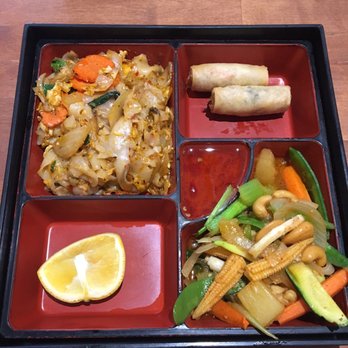 Rice Pot Thai Cuisine - Drunken noodle, shrimp cashew, spring rolls - Thai Near Me - New Haven, Connecticut
