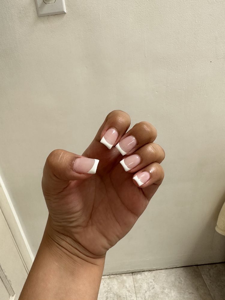 Studio Nails Logo