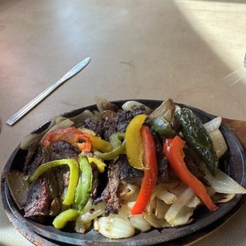 Las Palmas Mexican Restaurant - Lunch beef fajitas - Mexican Near Me - Mansfield, Texas