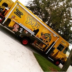 Yo Mamma's Wingz - Best food truck around!