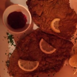 Schlossterrasse - Für Fleischesser: riesiges Kalbsschnitzel