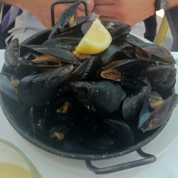 El Chiringuito del Garraf - Mejillones a la plancha - Mediterranean Near Me - Sitges, B El Chiringuito del Garraf - Mejillones a la plancha - Mediterranean Near Me - Sitges, B